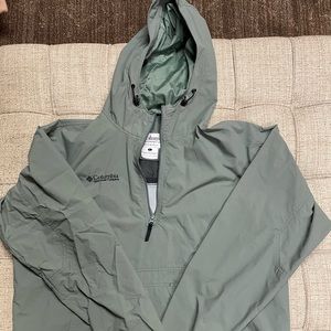 Columbia men’s quarter zip light rain jacket/windbreaker WITH hood - Size: Large